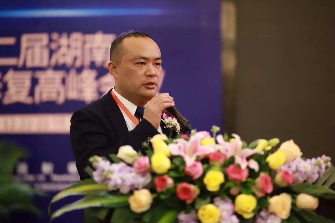 胡凱院長.jpg